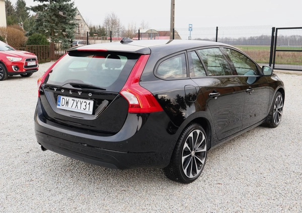 Volvo V60 cena 58500 przebieg: 184000, rok produkcji 2017 z Złotów małe 232